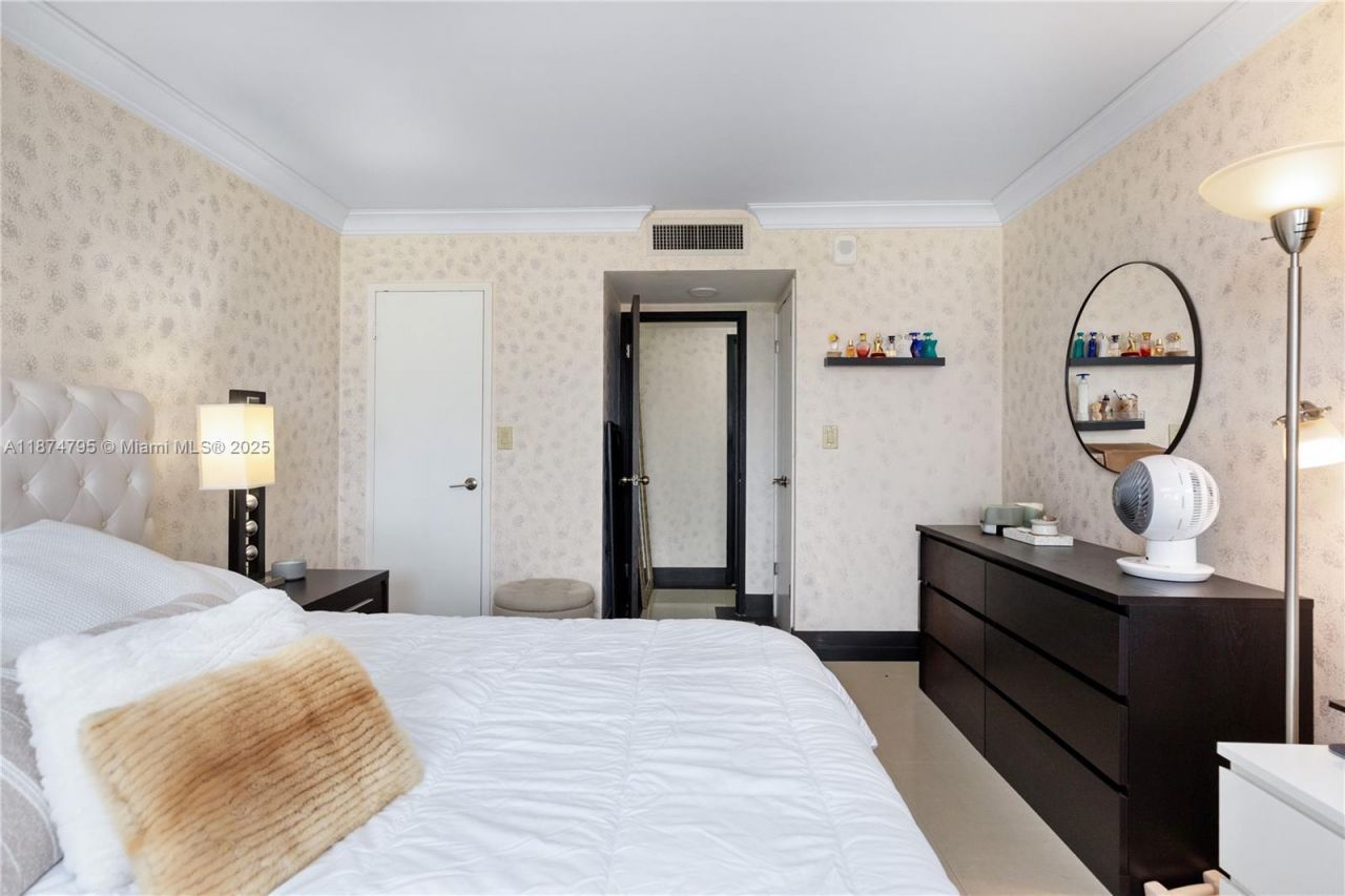 3180 S Ocean Dr, Unit 1517, Hallandale Beach, FL 33009 Photo