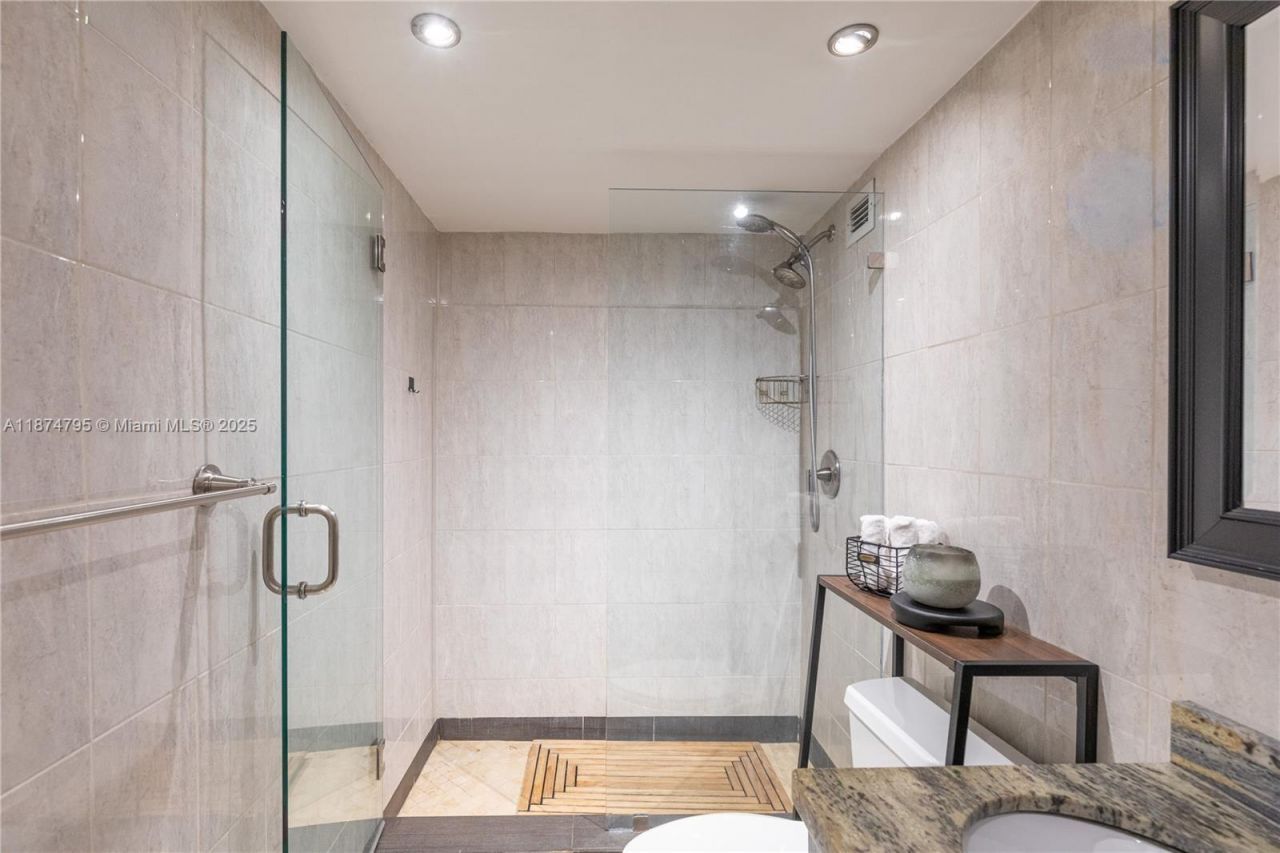 3180 S Ocean Dr, Unit 1517, Hallandale Beach, FL 33009 Photo