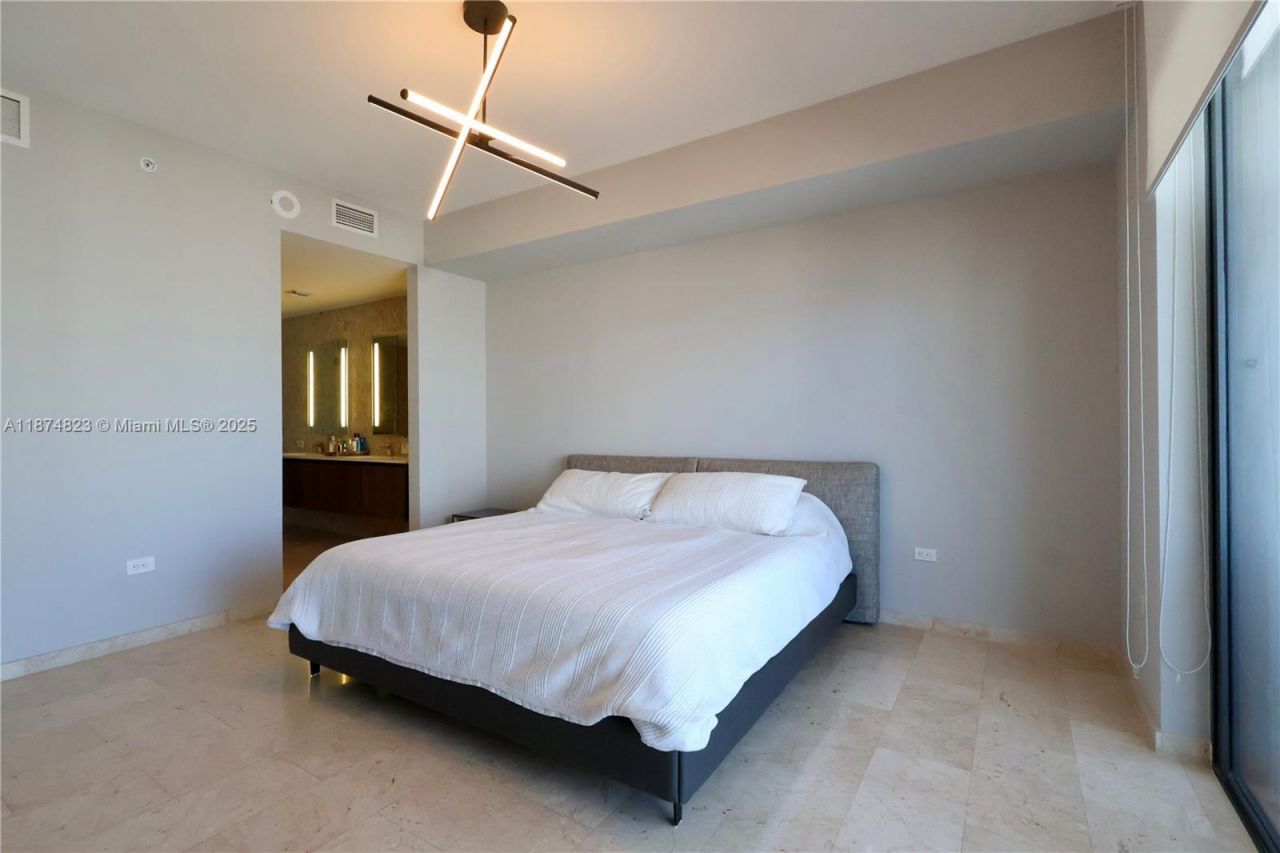 68 SE 6th St, Unit 3607, Miami, FL 33131 Photo