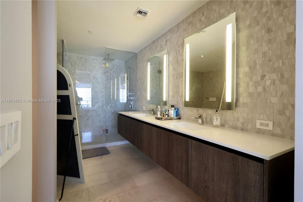 68 SE 6th St, Unit 3607, Miami, FL 33131 Photo