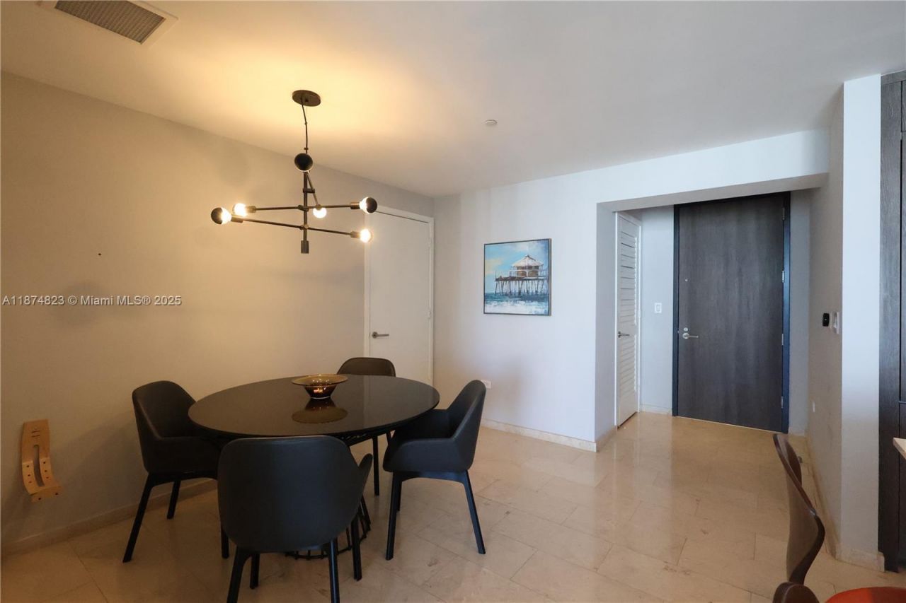 68 SE 6th St, Unit 3607, Miami, FL 33131 Photo