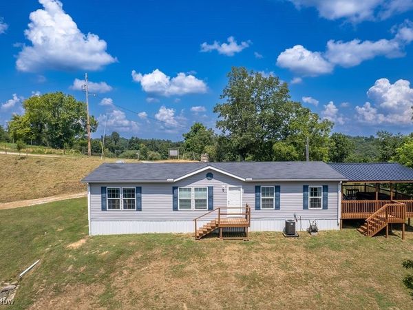 560 Wine Road, Elizabeth, WV 26143