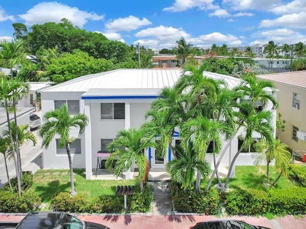 725 81st St, Miami Beach, FL 33141