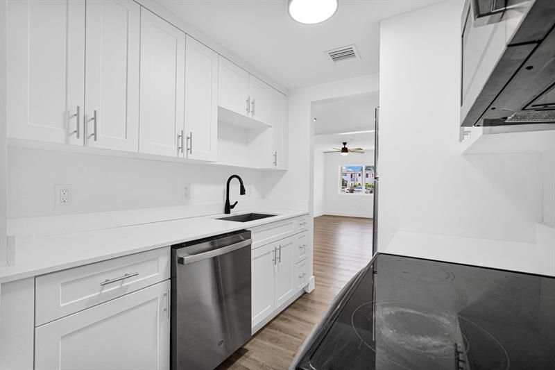 725 81st Street, Miami Beach, FL 33141 Photo