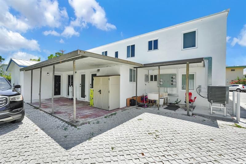 725 81st Street, Miami Beach, FL 33141 Photo