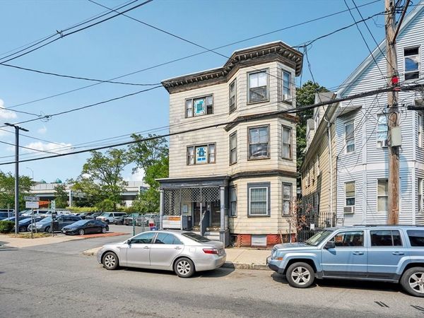 230 Chestnut St, Chelsea, MA 02150