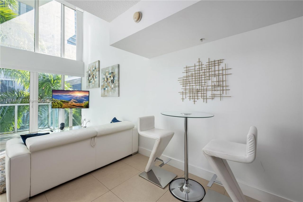41 SE 5th St, Unit 312, Miami, FL 33131 Photo