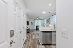 1310 River Oaks Dr. photo 4