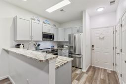 1310 River Oaks Dr. photo 4