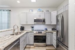 1310 River Oaks Dr. photo 4