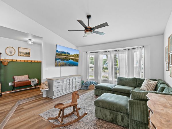 3004 Cheltenham Way, Medford, OR 97504