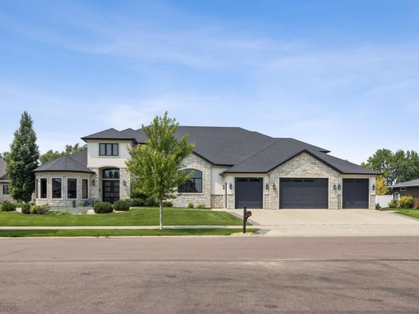 4355 66th Street S, Fargo, ND 58104