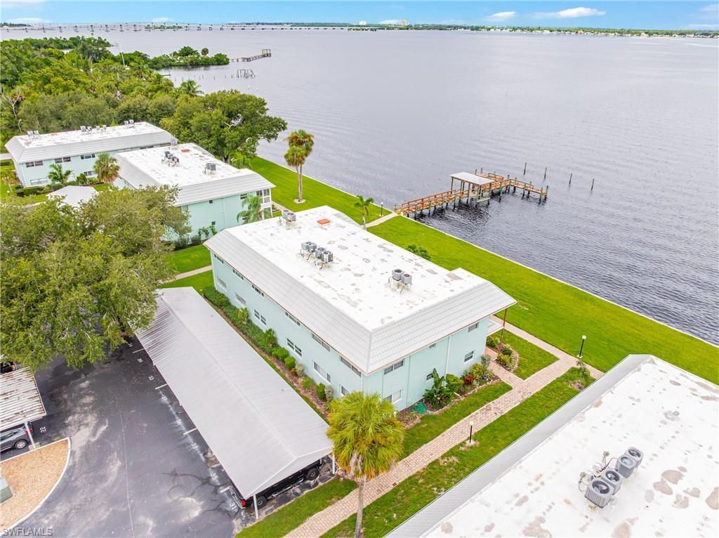 3225 E Riverside Dr, Fort Myers, FL 33916 Photo