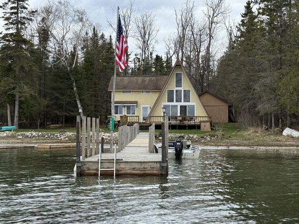 1859 S Fenlon ST, Hessel, MI 49745
