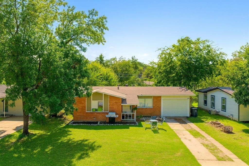 1412 Randolph Street, Arlington, TX 76010 Main Photo