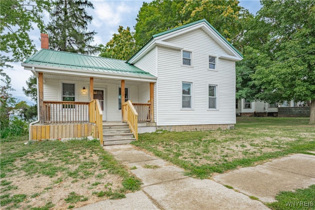 15 Maple Avenue, Lyndonville, NY 14098 Main Photo