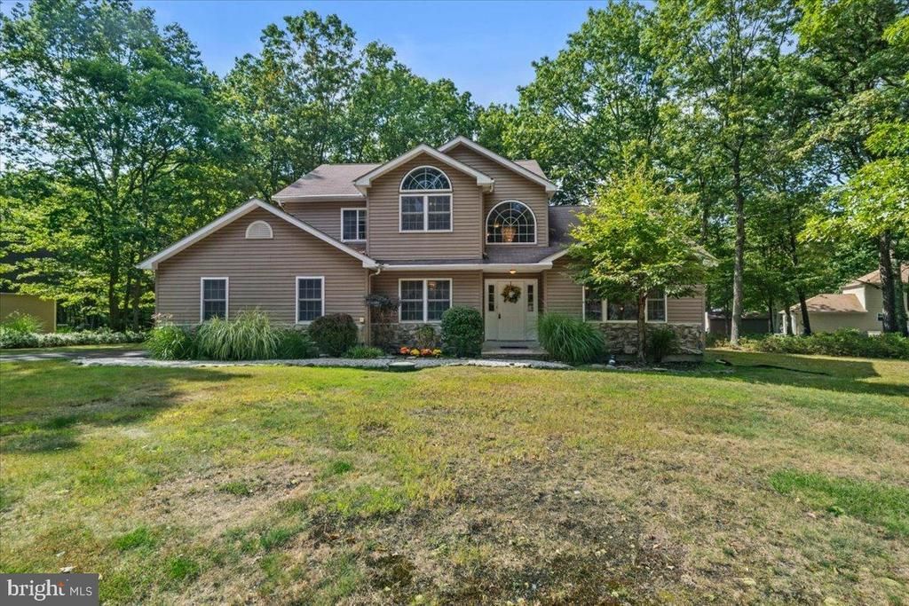 604 BOMBUR LANE, TAMIMENT, PA 18371