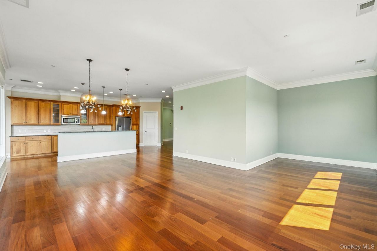 127 W Main Street, Unit 200, Tarrytown, NY 10591 Main Photo