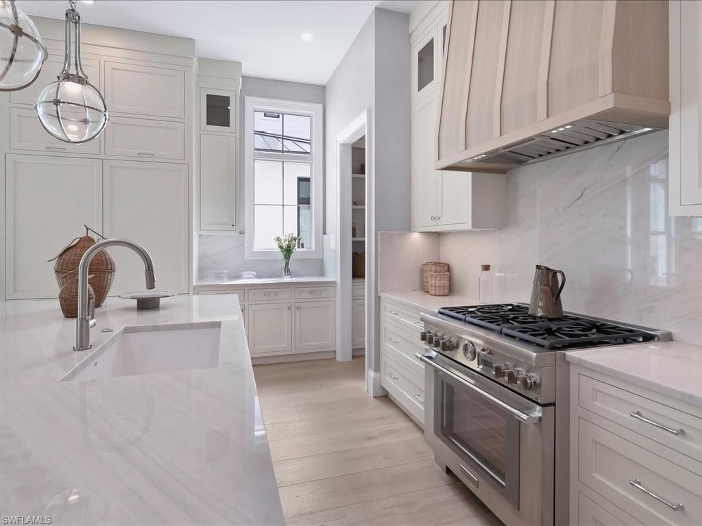 1179 Broad Ave N, Naples, FL 34102 Photo