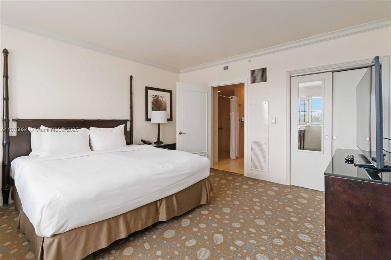 601 N Ft Lauderdale Beach Blvd, Unit 611, Fort Lauderdale, FL 33304 Photo