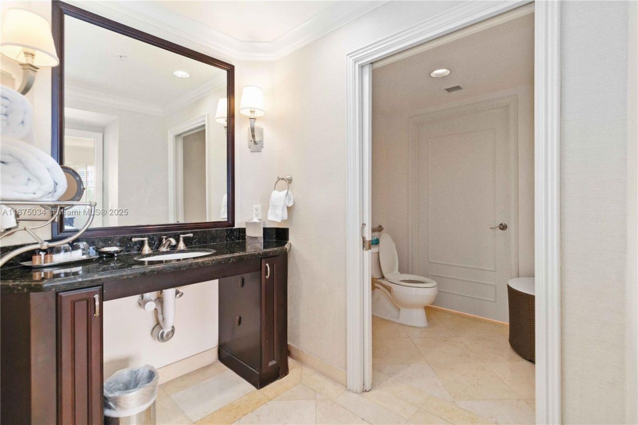 601 N Ft Lauderdale Beach Blvd, Unit 611, Fort Lauderdale, FL 33304 Photo