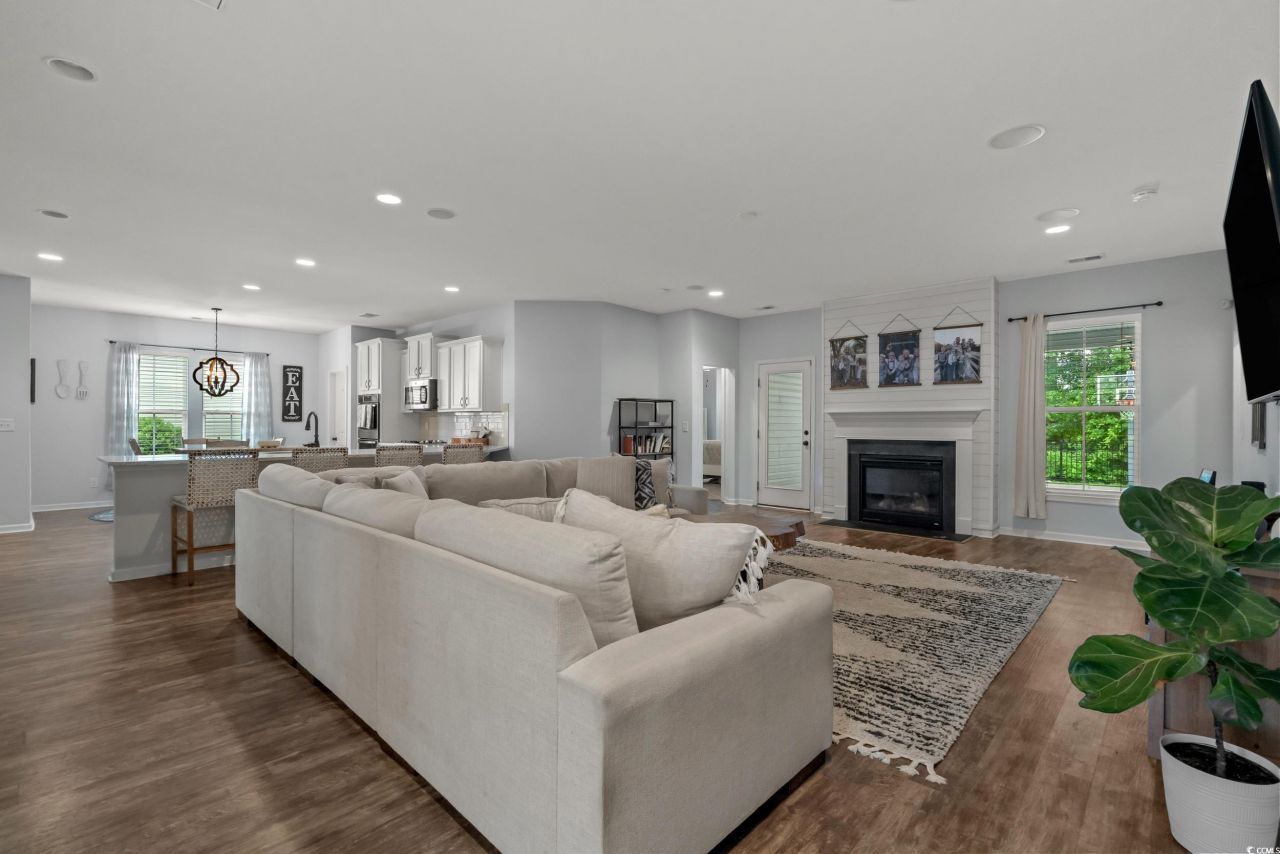 3620 Diamond Stars Way Photo 8