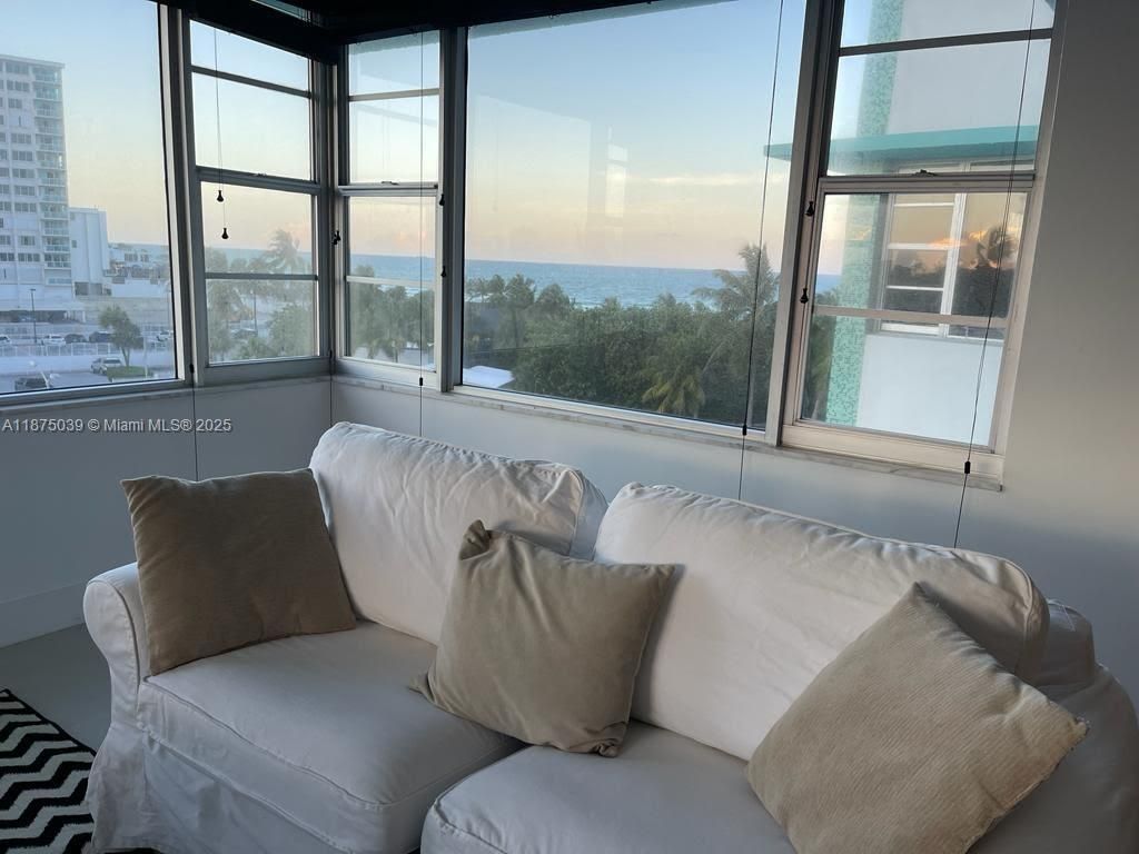 5255 Collins Ave, Unit 4G, Miami Beach, FL 33140 Photo