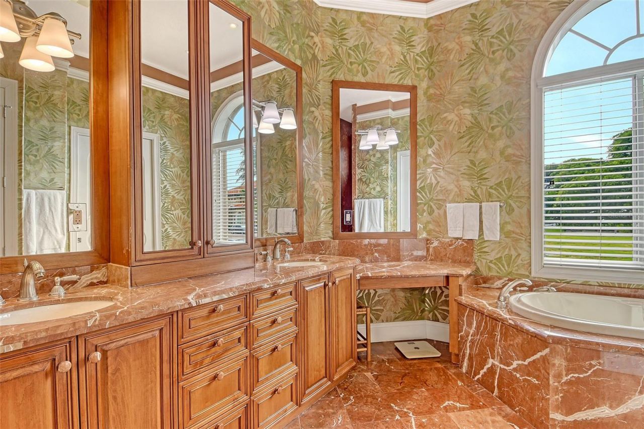 591 Putting Green Lane, Longboat Key, FL 34228 Photo