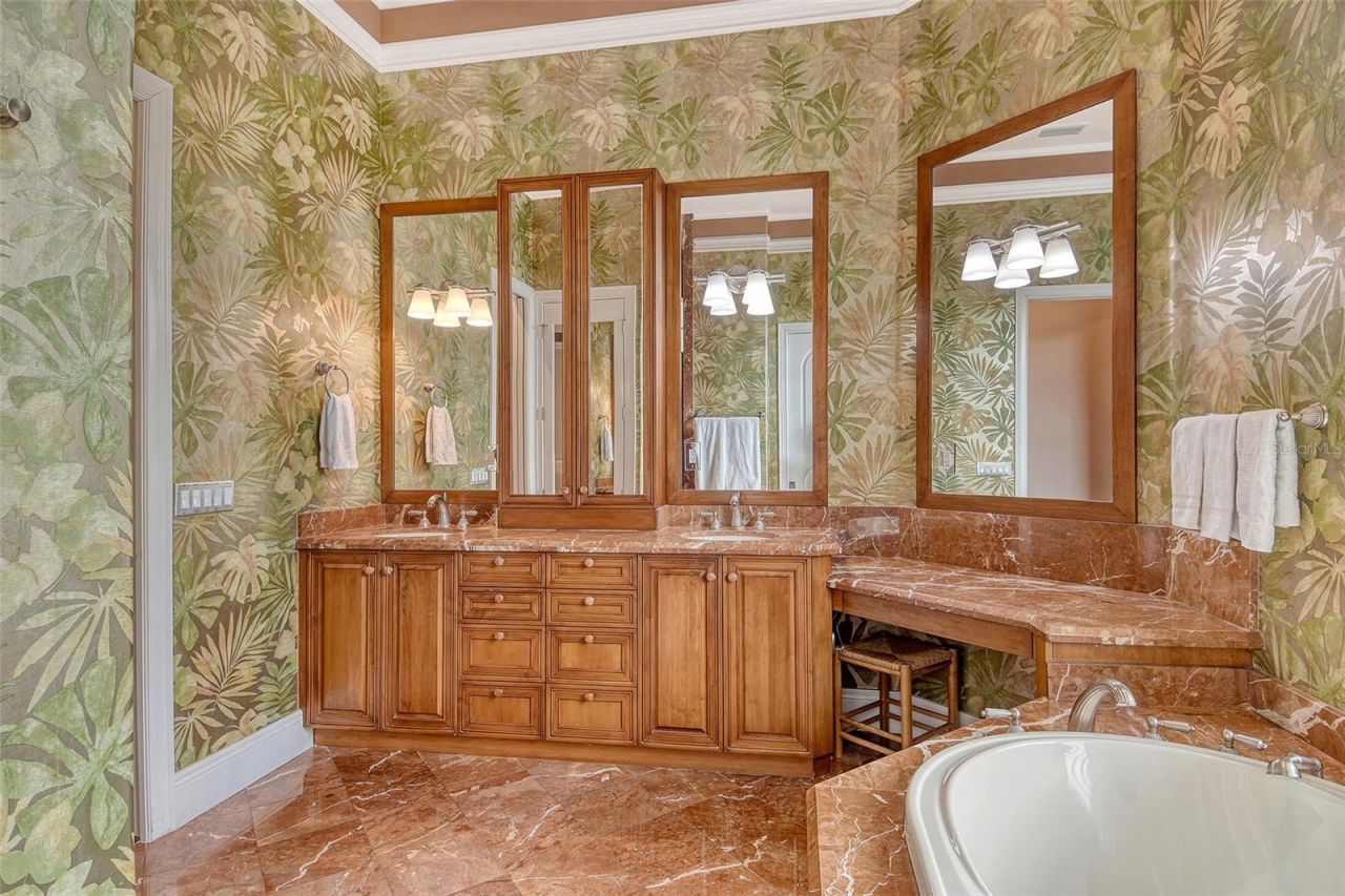 591 Putting Green Lane, Longboat Key, FL 34228 Photo
