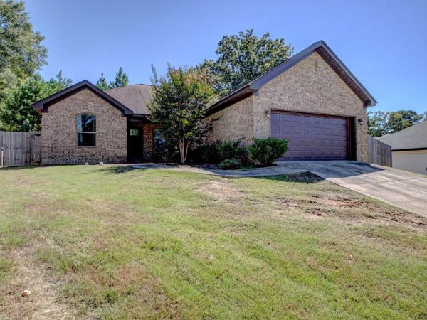 1107 J W Cove, Benton, AR 72019