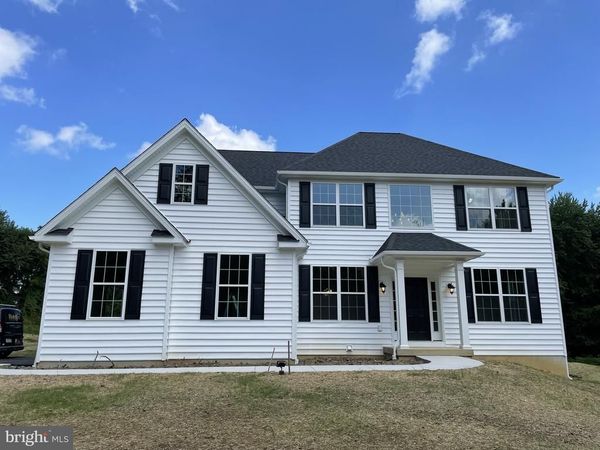 10 HIDDEN POND DRIVE, READING, PA 19607