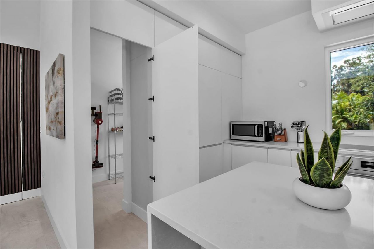 2231 Wood Street, Sarasota, FL 34237 Photo