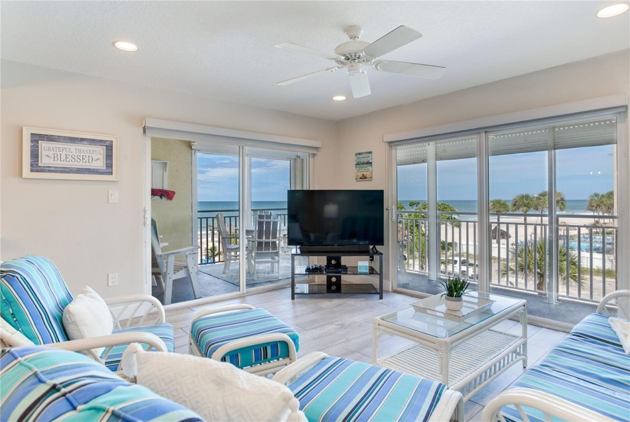 17450 Gulf Boulevard, Unit 206, Redington Shores, FL 33708 Photo