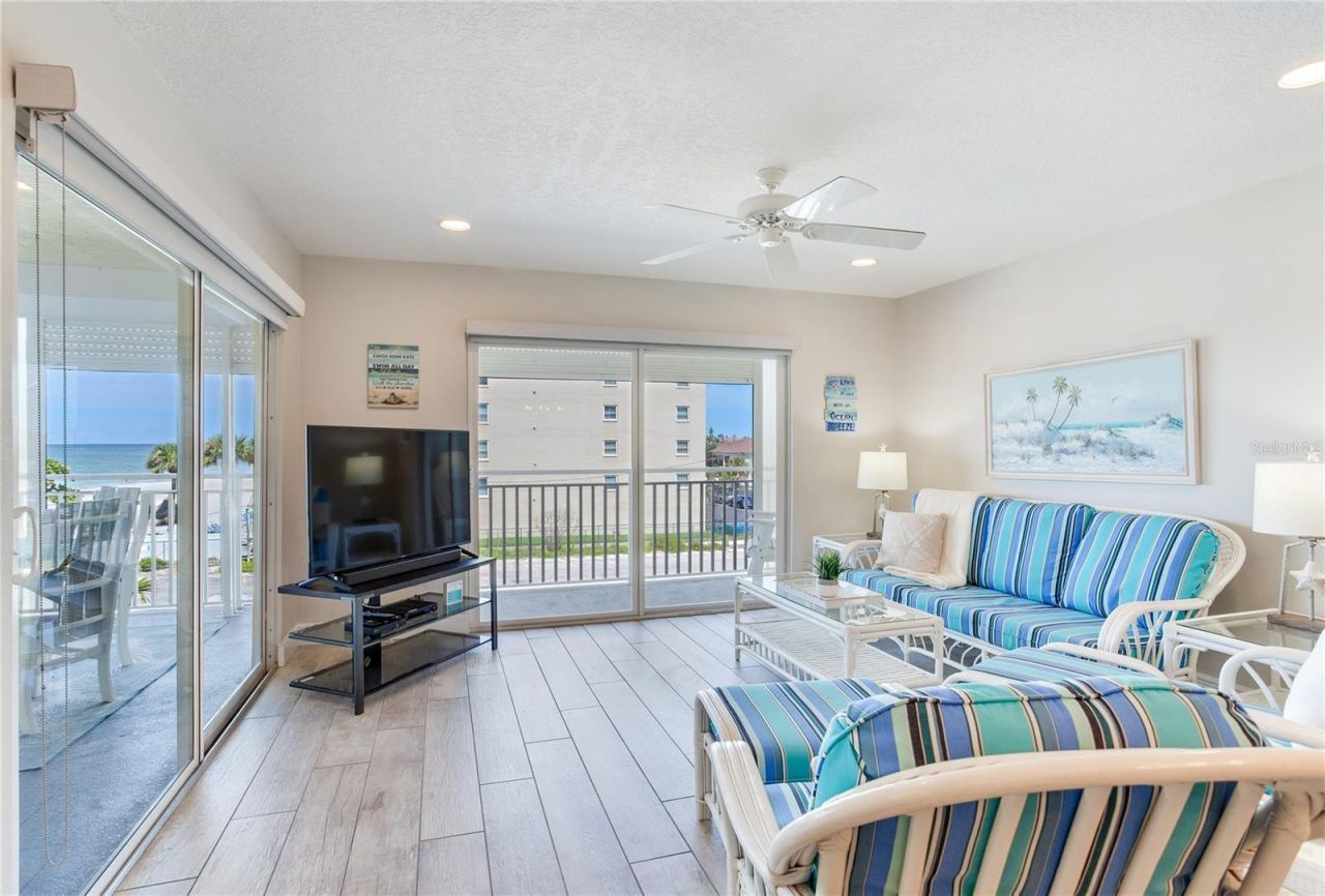 17450 Gulf Boulevard, Unit 206, Redington Shores, FL 33708 Photo