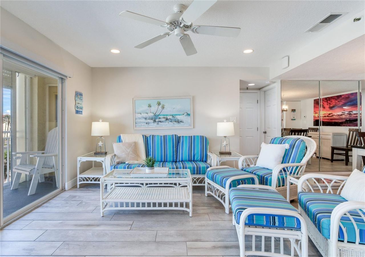 17450 Gulf Boulevard, Unit 206, Redington Shores, FL 33708 Photo