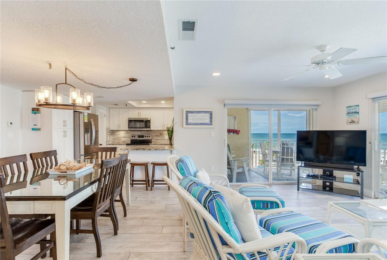 17450 Gulf Boulevard, Unit 206, Redington Shores, FL 33708 Photo