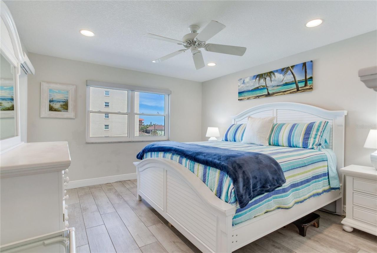 17450 Gulf Boulevard, Unit 206, Redington Shores, FL 33708 Photo