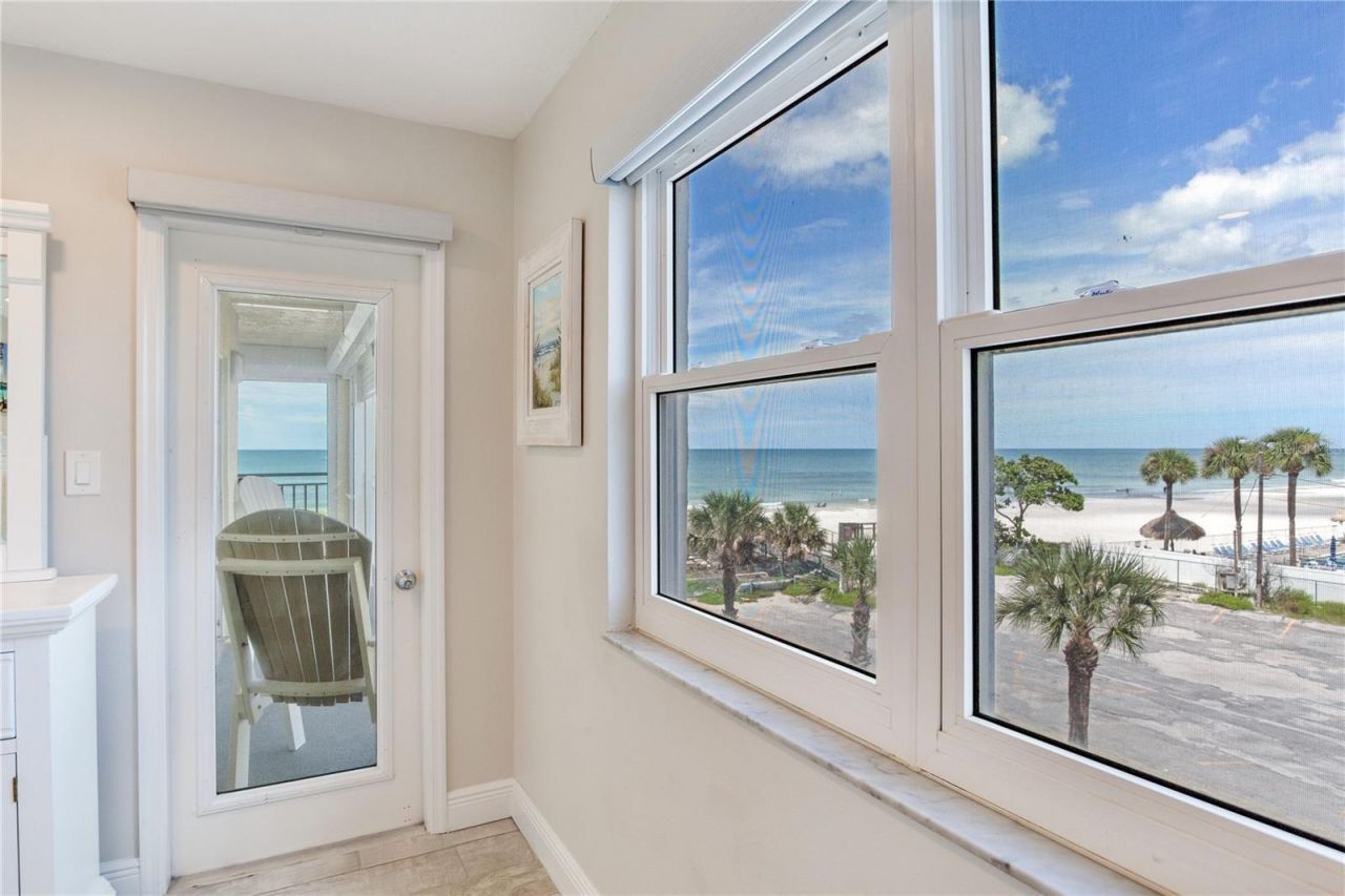 17450 Gulf Boulevard, Unit 206, Redington Shores, FL 33708 Photo