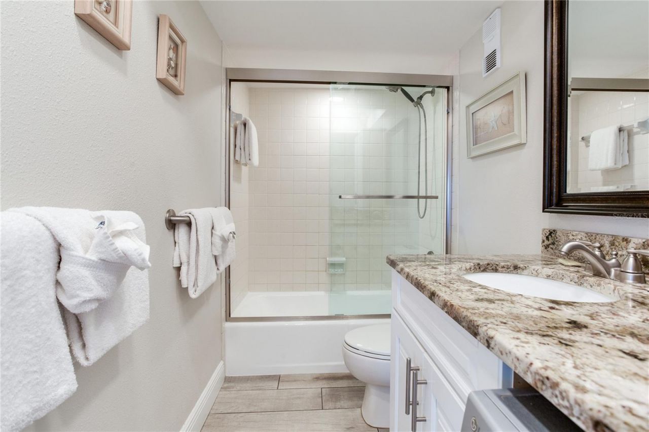 17450 Gulf Boulevard, Unit 206, Redington Shores, FL 33708 Photo