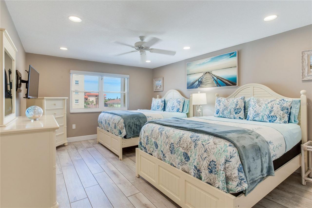 17450 Gulf Boulevard, Unit 206, Redington Shores, FL 33708 Photo