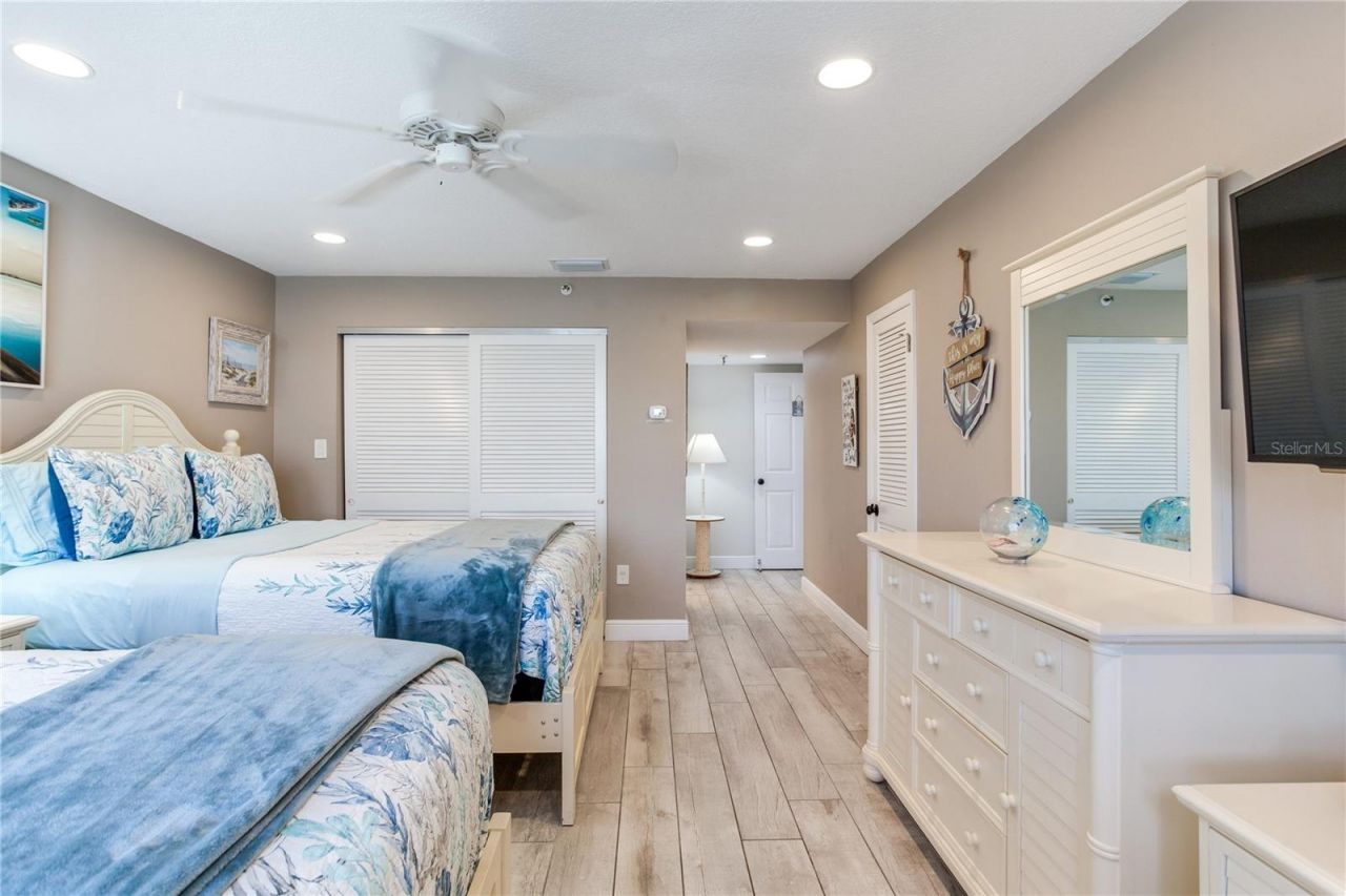 17450 Gulf Boulevard, Unit 206, Redington Shores, FL 33708 Photo