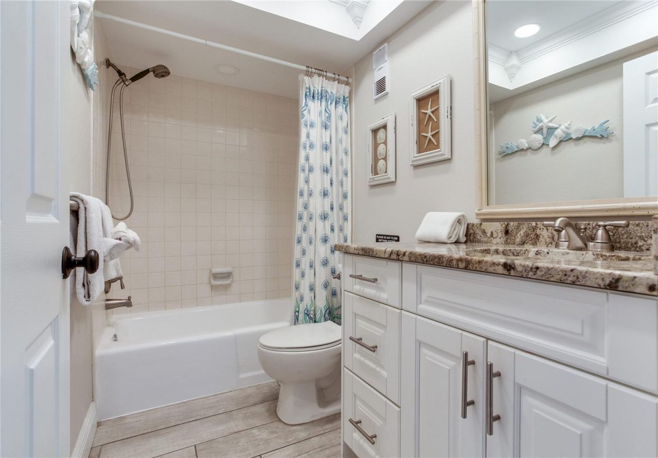 17450 Gulf Boulevard, Unit 206, Redington Shores, FL 33708 Photo