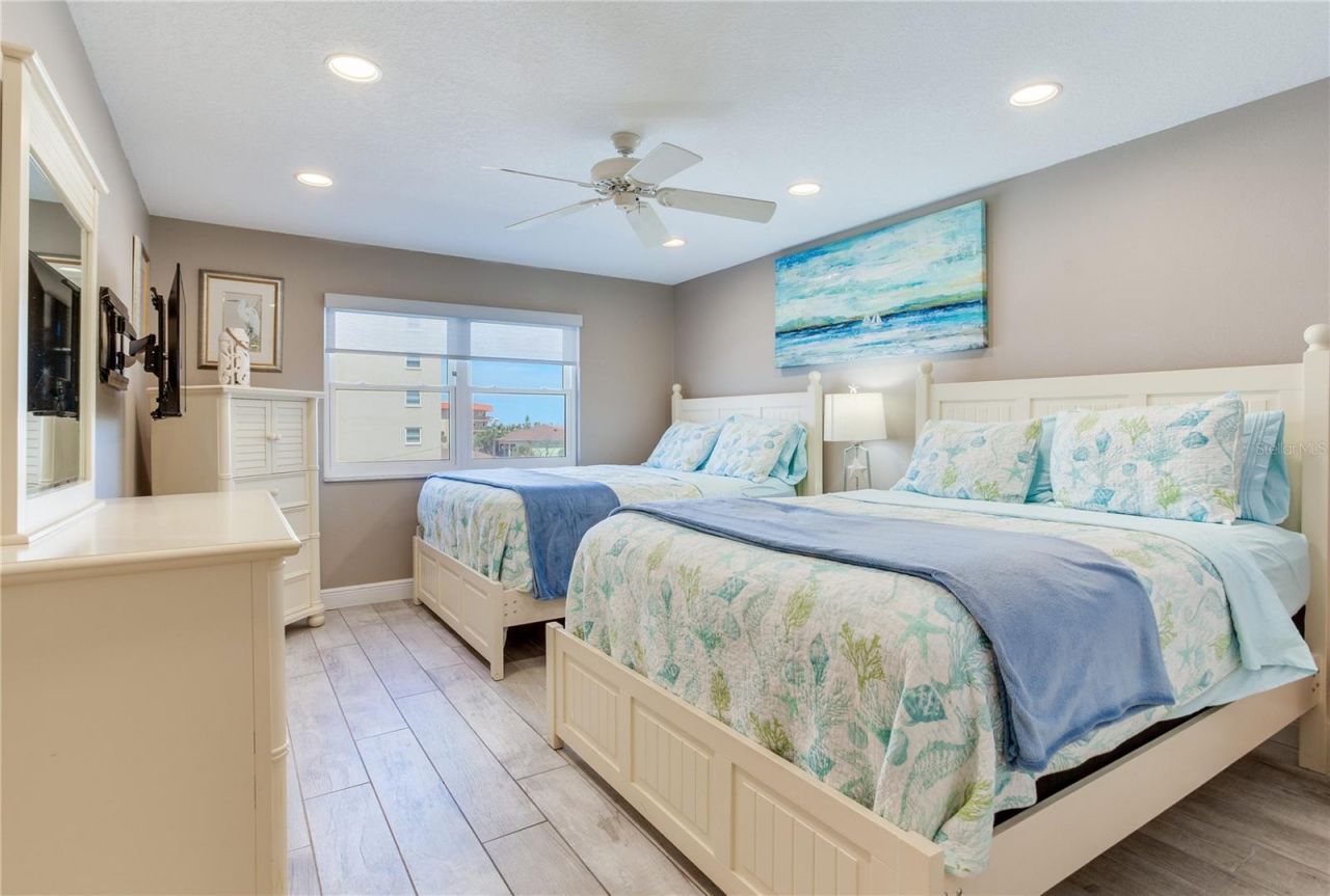 17450 Gulf Boulevard, Unit 206, Redington Shores, FL 33708 Photo