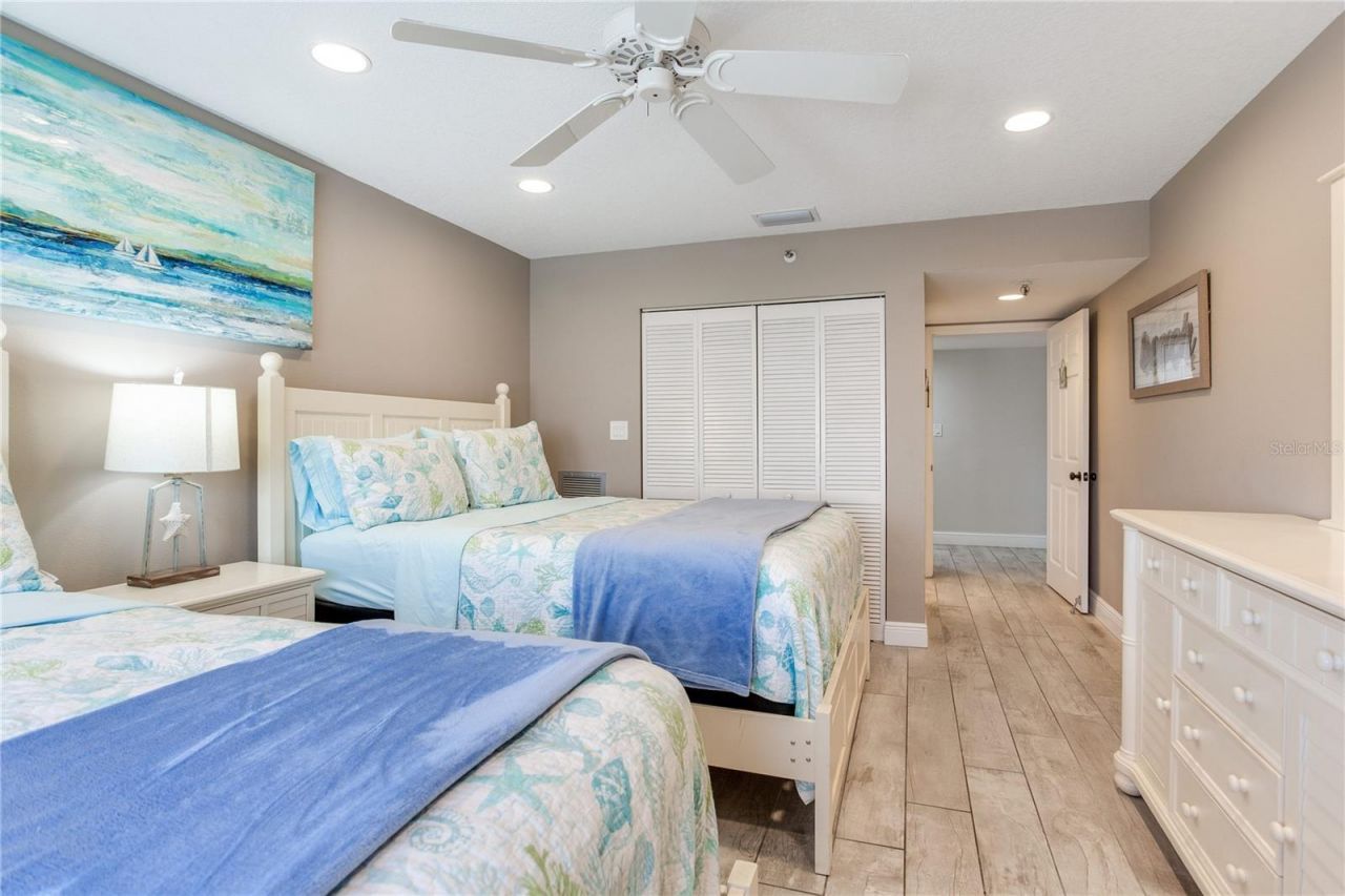 17450 Gulf Boulevard, Unit 206, Redington Shores, FL 33708 Photo