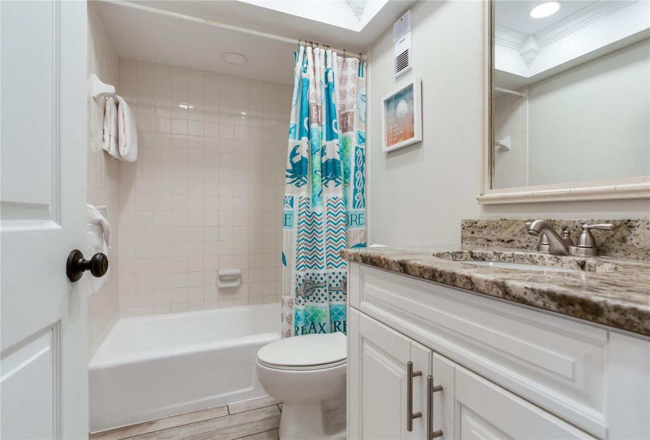17450 Gulf Boulevard, Unit 206, Redington Shores, FL 33708 Photo