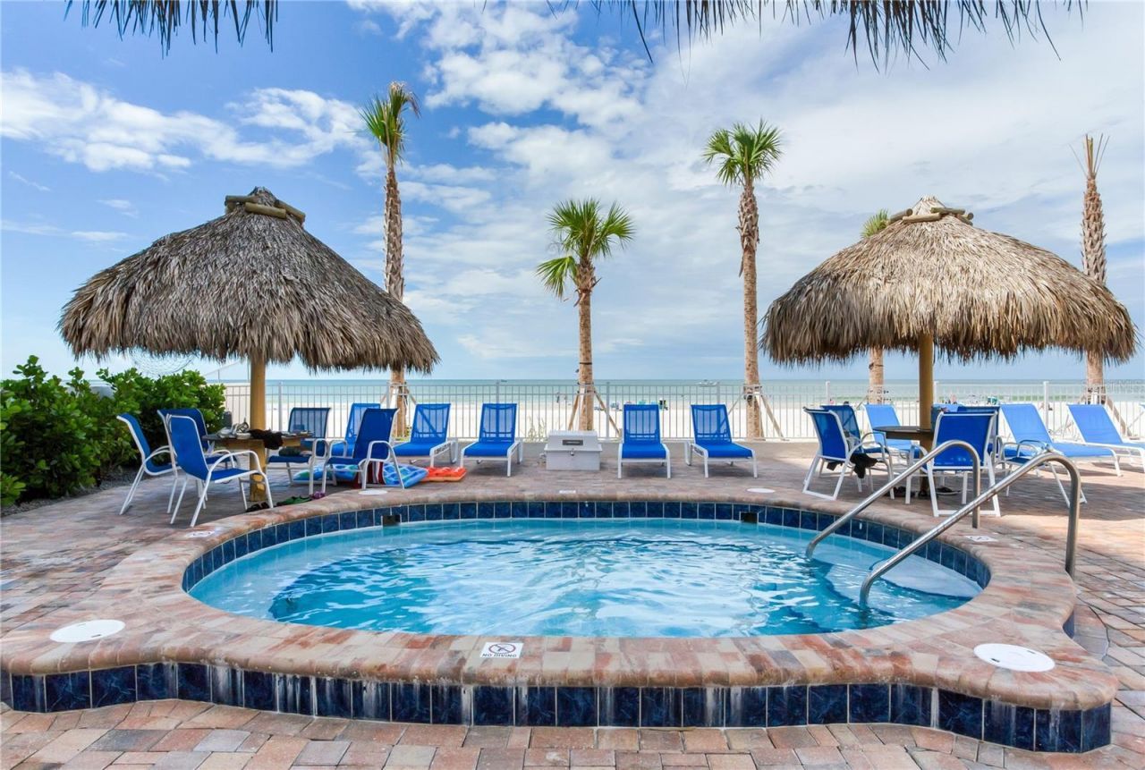17450 Gulf Boulevard, Unit 206, Redington Shores, FL 33708 Photo