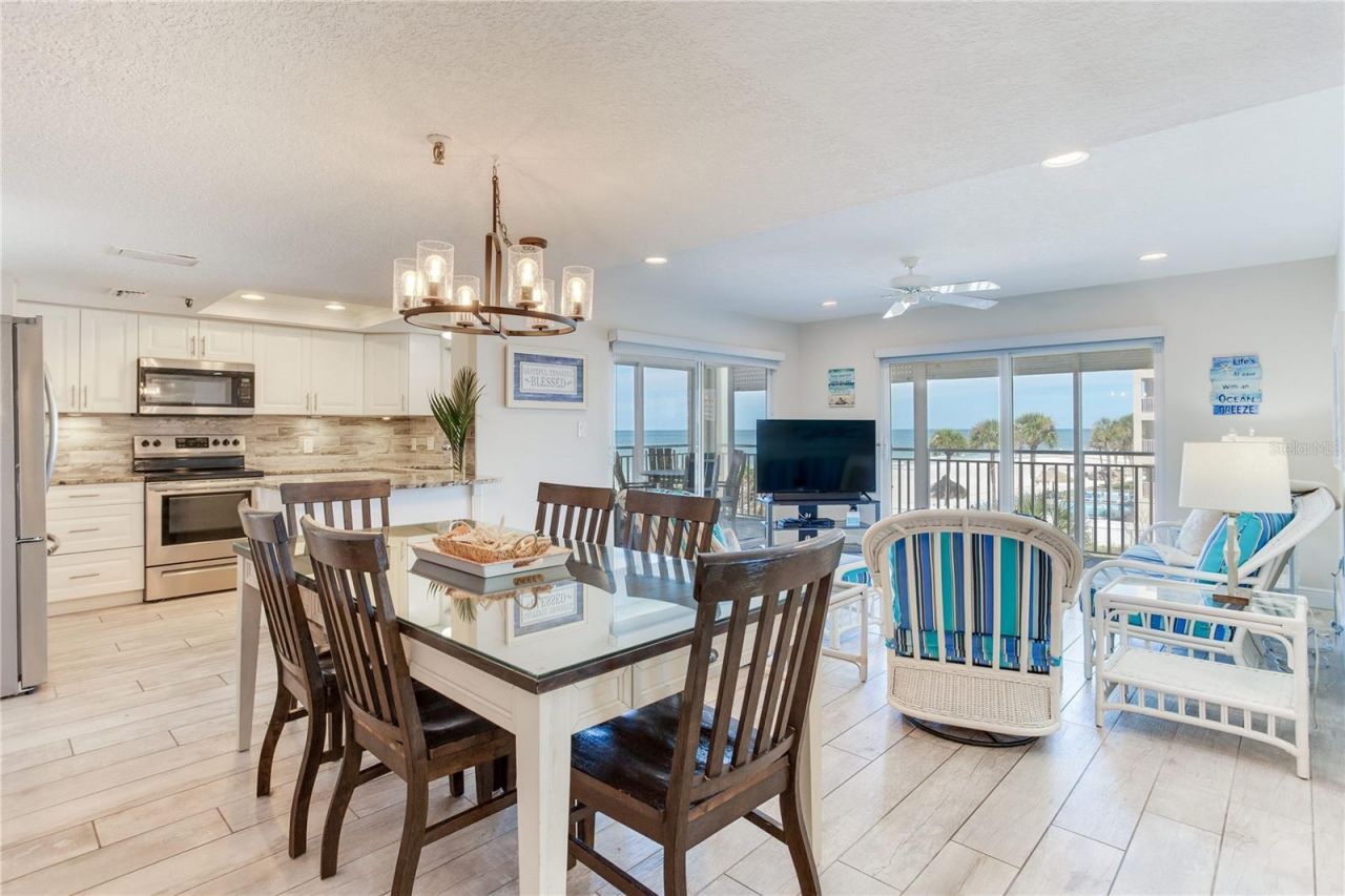 17450 Gulf Boulevard, Unit 206, Redington Shores, FL 33708 Photo