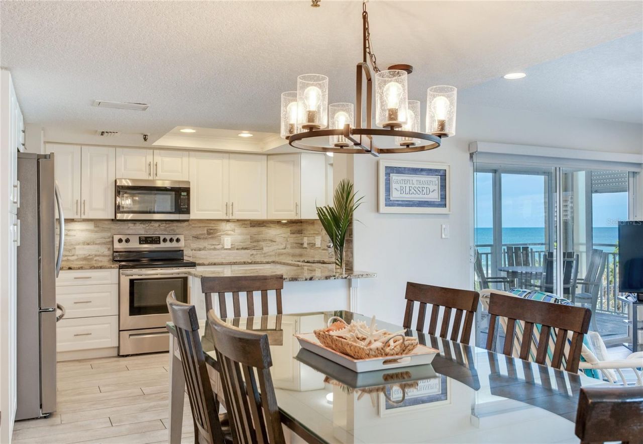 17450 Gulf Boulevard, Unit 206, Redington Shores, FL 33708 Photo