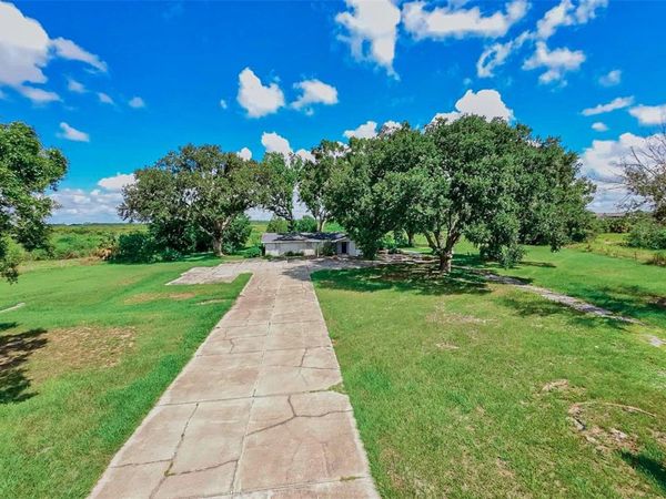 1030 CHALET SUZANNE ROAD, LAKE WALES, FL 33859