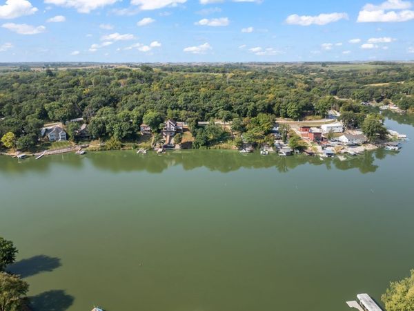 8364 Lakeshore Drive, Dexter, IA 50070